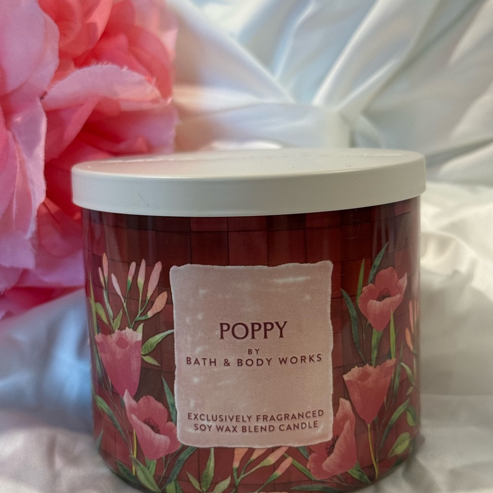 Bath & Body Works Poppy Scented Soy Wax 3 Wick Candle - NWT